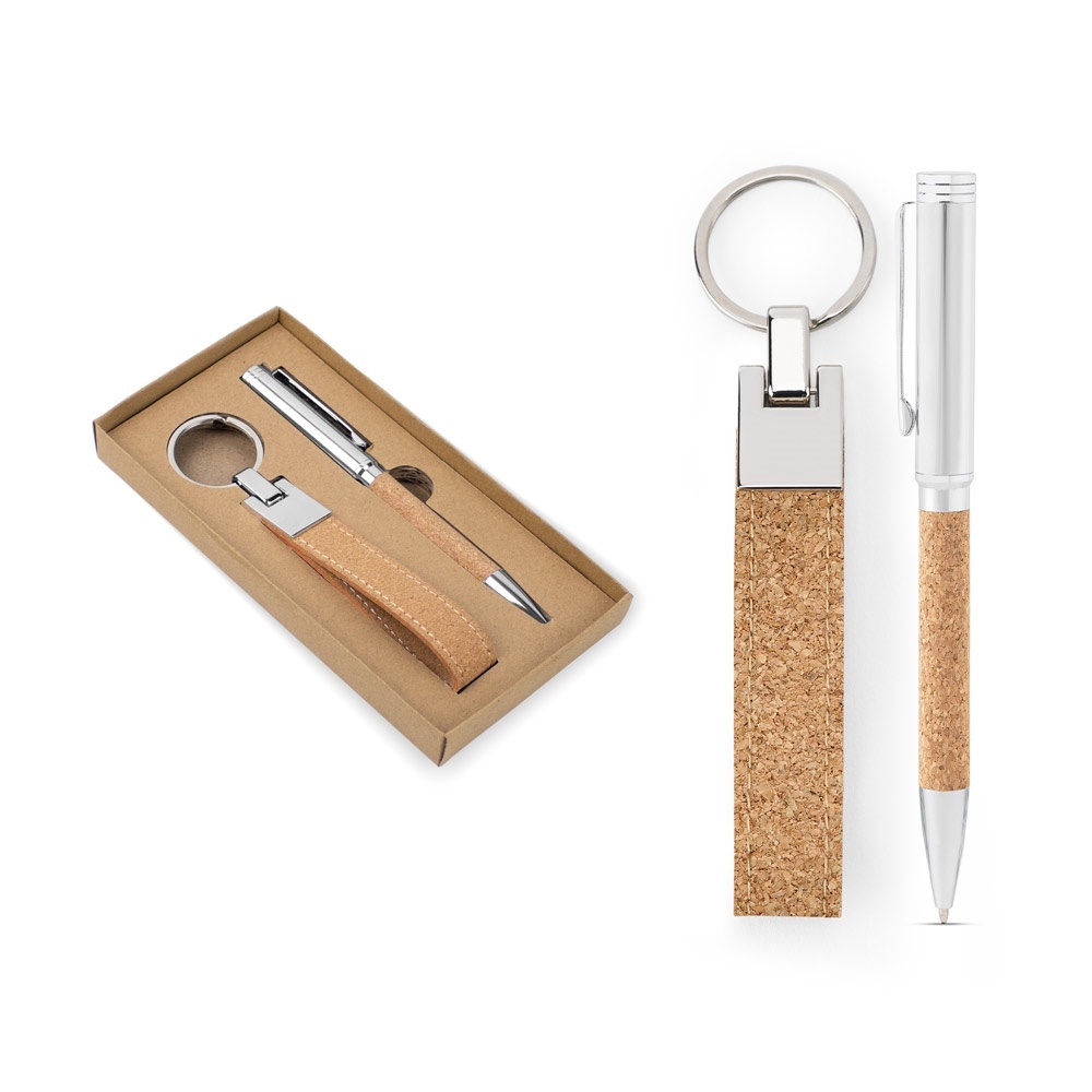 EVANS. Set composto da una penna a sfera e da un portachiavi, entrambi in metallo e sughero - 95106